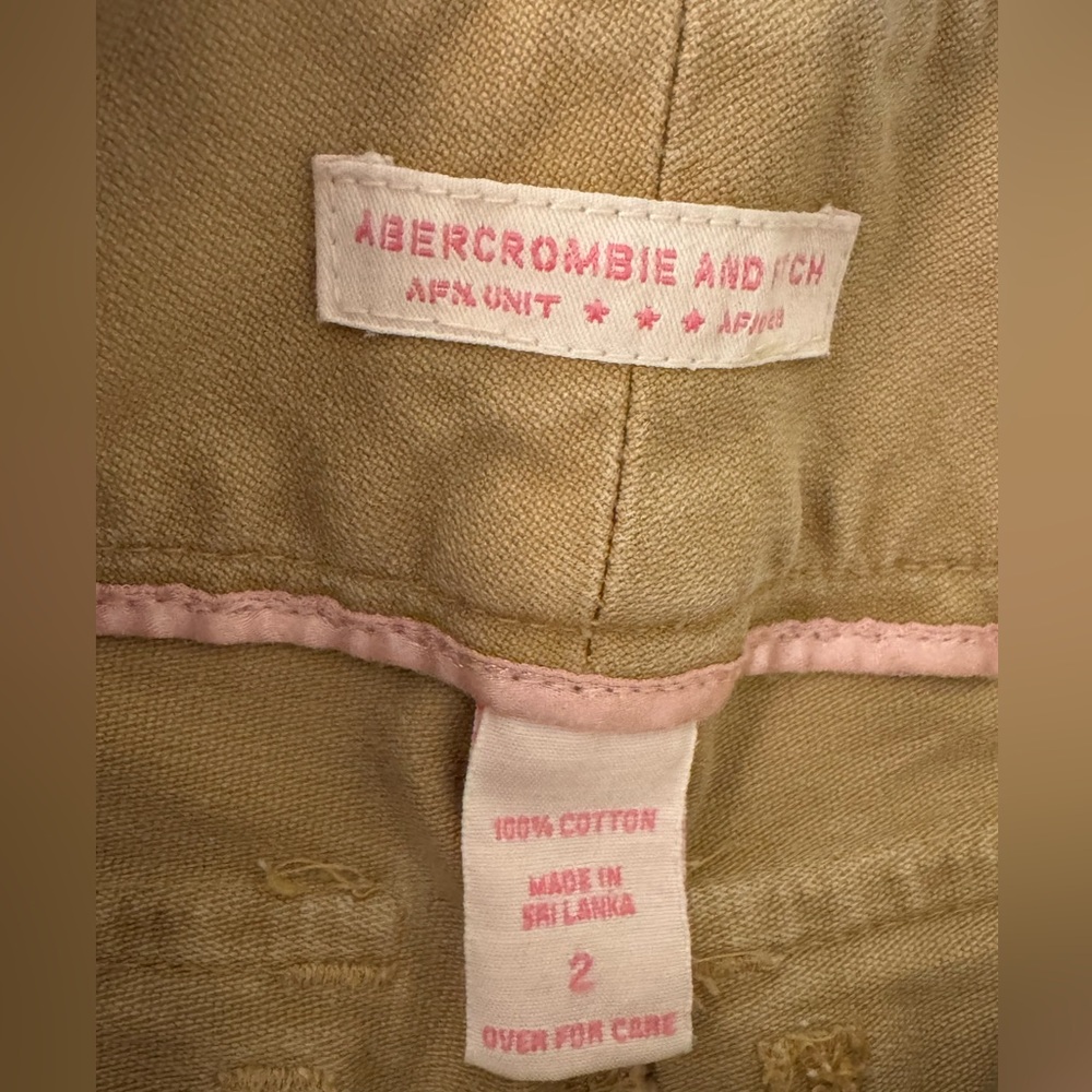 ❌SOLD❌ABERCROMBIE & FITCH Camel Khaki Shorts - Picture 5 of 7